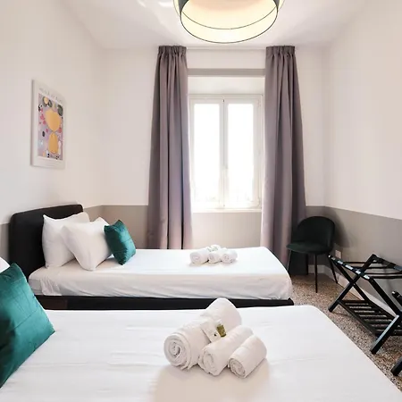 Elegant With View Of Castel Sant'angelo Rome