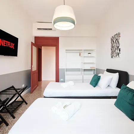 Elegant With View Of Castel Sant'angelo Apartment